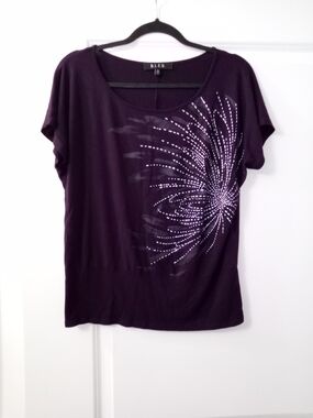 Deep Purple Short Sleeve Tee With!  Radiant Dot Design Size Medium By B.L.E.U